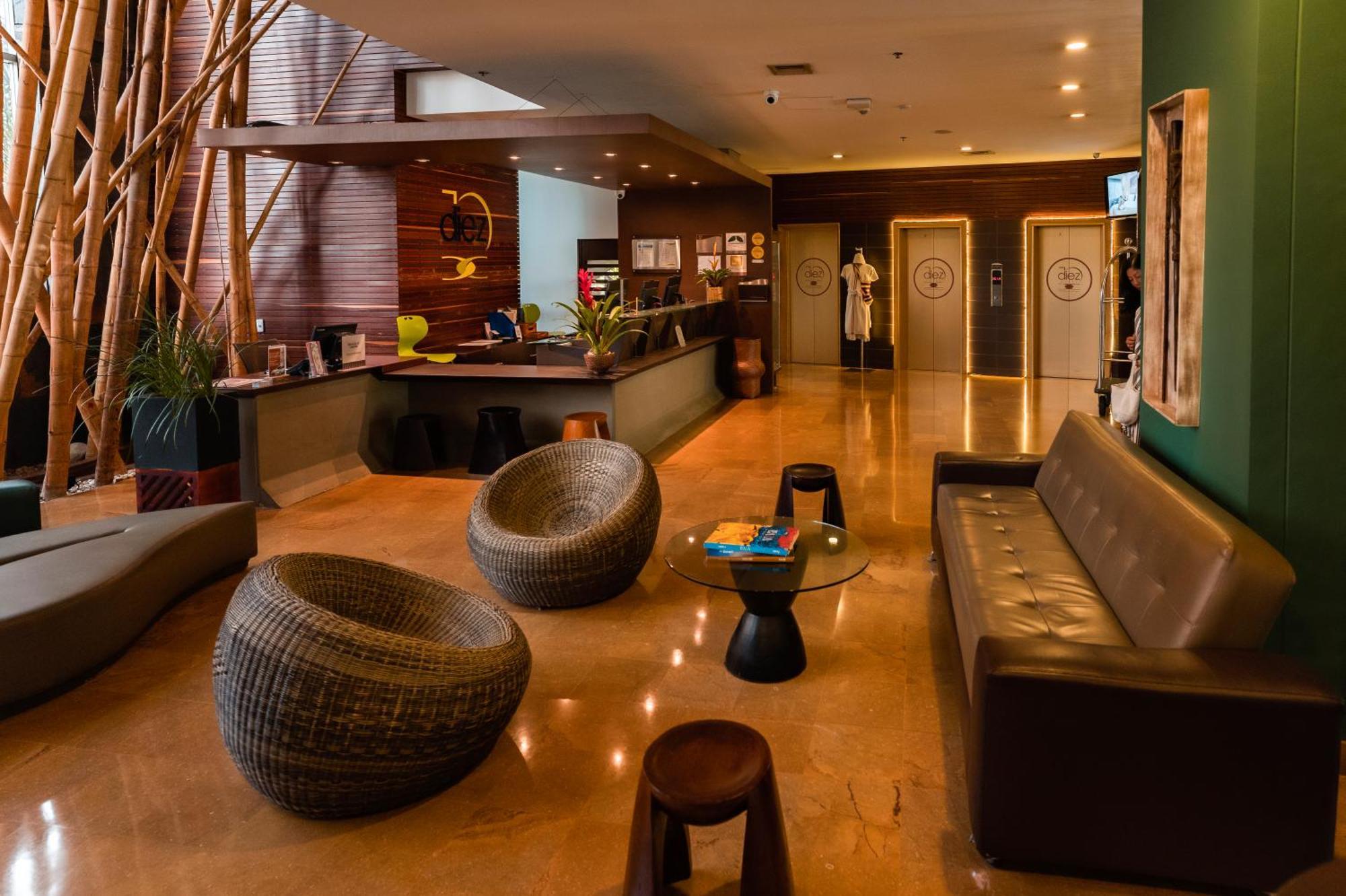 Diez Hotel Categoria Colombia Медельїн Екстер'єр фото Lobby